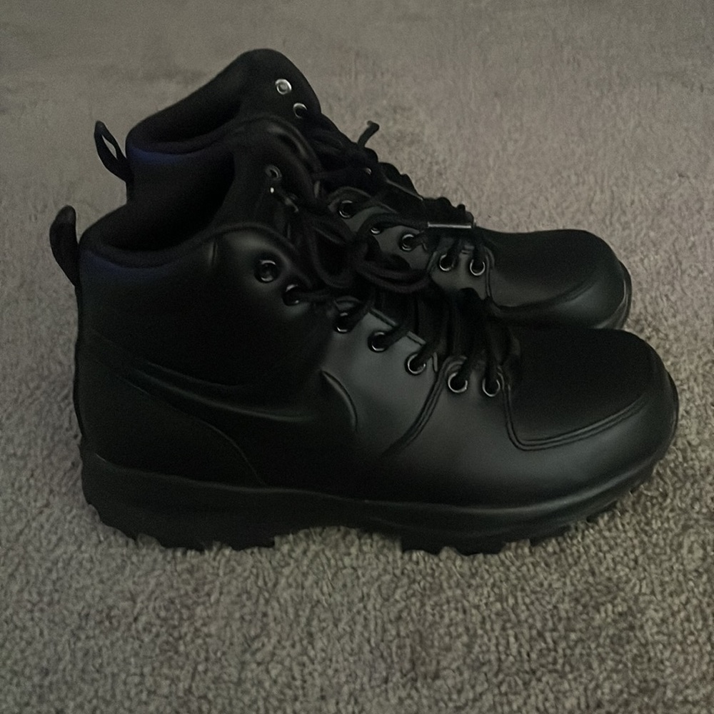 Nike boots - Picture 4 of 4